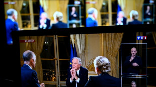 Premi&ecirc; franc&ecirc;s confia em 'responsabilidade' dos deputados para evitar mo&ccedil;&atilde;o de censura