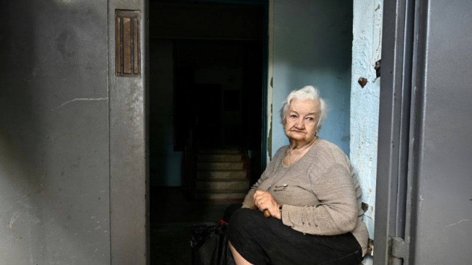 "J'ai tellement peur": la vie des Ukrainiens dans des immeubles bombard&eacute;s