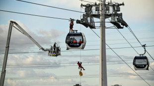 Sur le premier téléphérique d'Île-de-France, exercice d'évacuation grandeur nature