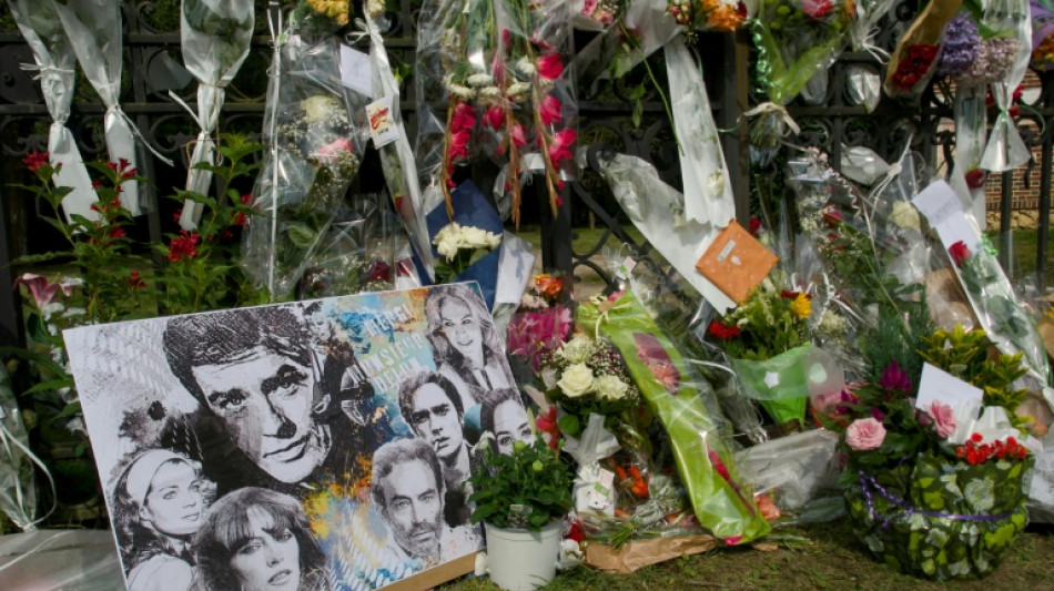 Obs&egrave;ques d'Alain Delon samedi en petit comit&eacute;, c&eacute;l&eacute;br&eacute;es par Mgr Di Falco