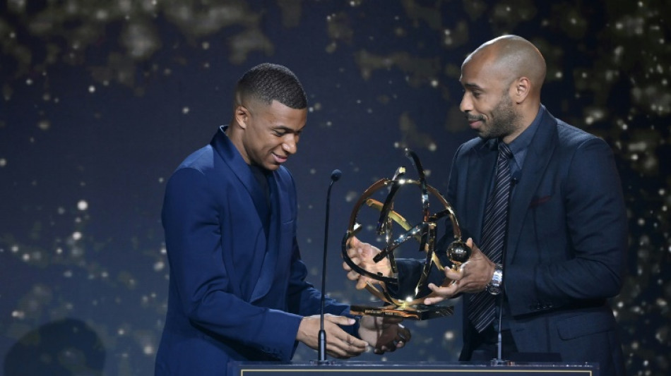 Troph&eacute;es UNFP: Kylian Mbapp&eacute; meilleur joueur de la saison pour la troisi&egrave;me fois d'affil&eacute;e