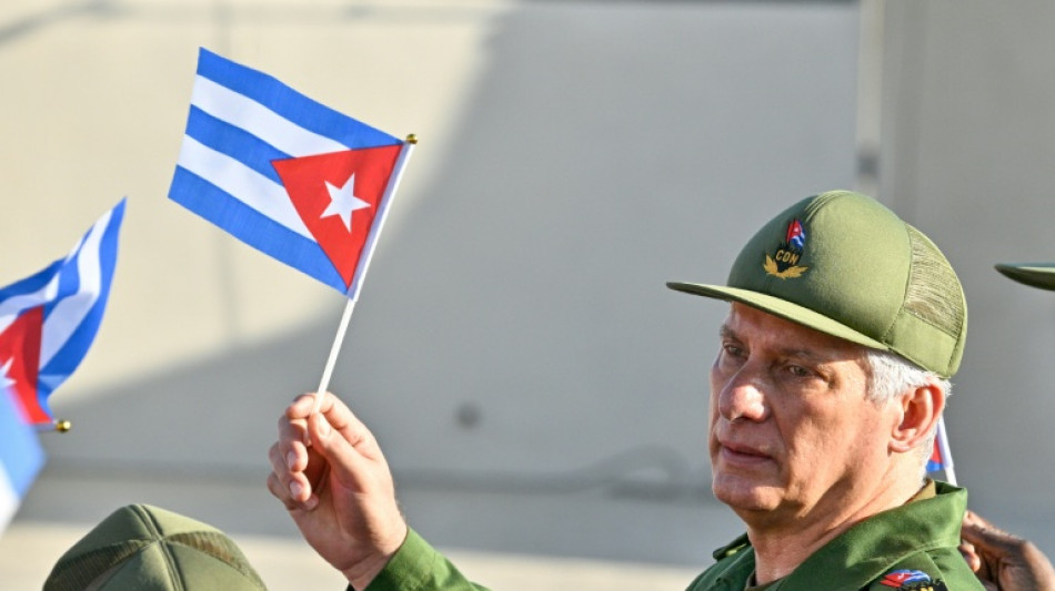Los dirigentes comunistas cubanos se re&uacute;nen para impulsar reformas econ&oacute;micas bajo presi&oacute;n de EEUU
