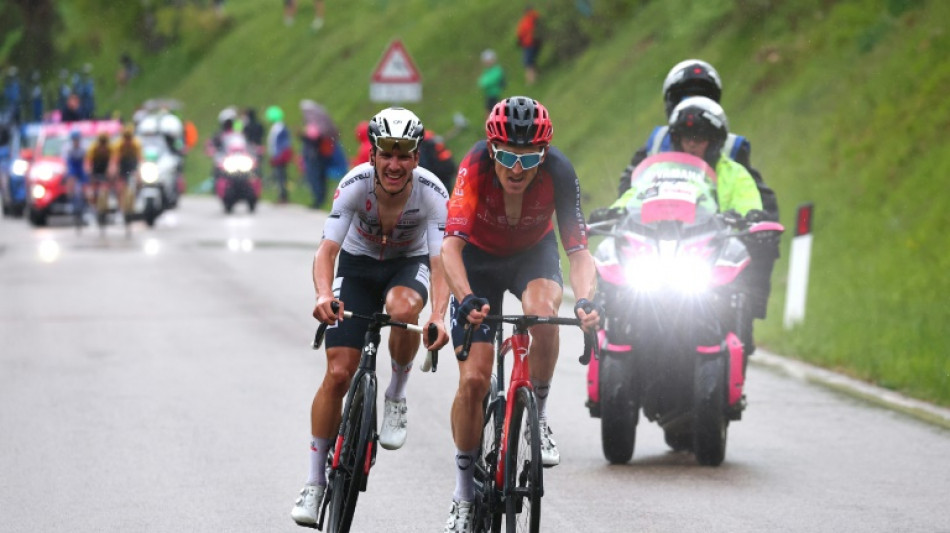 Tour d'Italie: Almeida remporte la 16e &eacute;tape, Thomas reprend le maillot rose