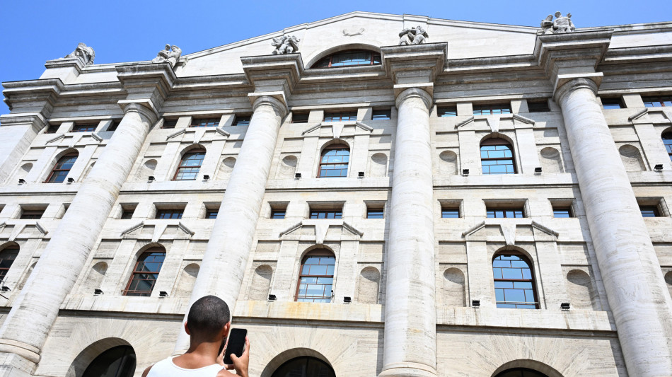 Borsa: Milano apre in rialzo, Ftse Mib +0,27%