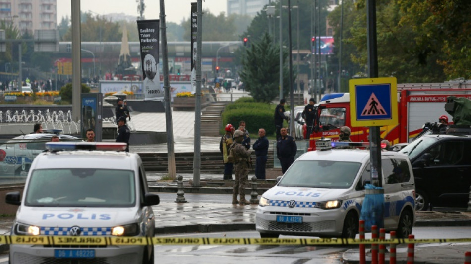 Atentado na capital da Turquia antes da abertura da sess&atilde;o parlamentar