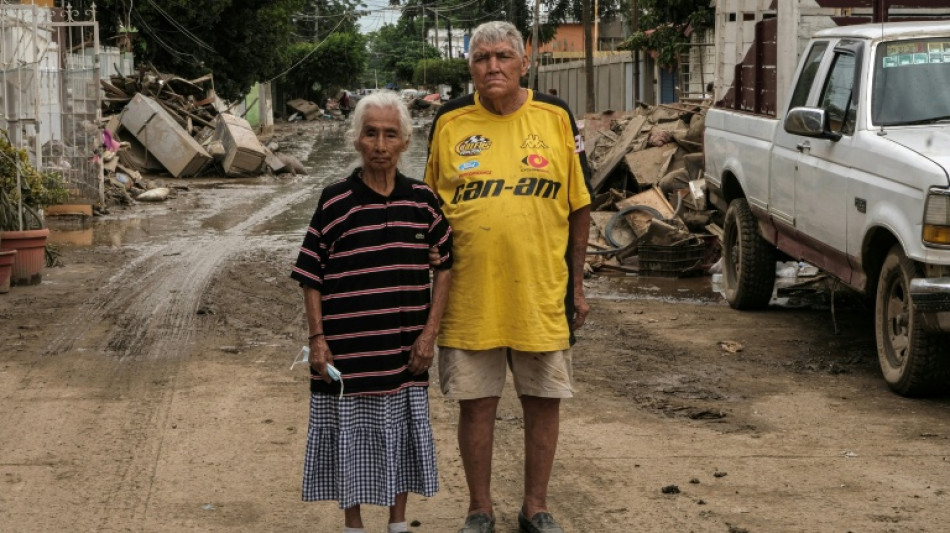 "Los abuelitos" que abrazados se salvaron en las inundaciones en M&eacute;xico 