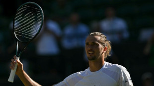 Zverev avan&ccedil;a &agrave;s oitavas e iguala sua melhor campanha em Wimbledon