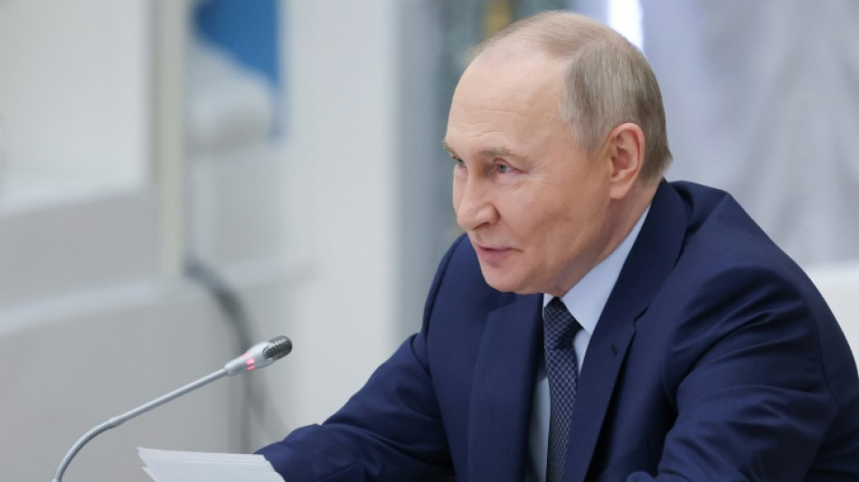 Trump volta a criticar Putin: 'Est&aacute; brincando com fogo'