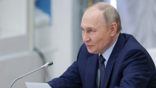 Trump volta a criticar Putin: 'Est&aacute; brincando com fogo'