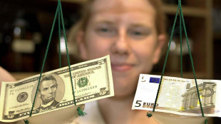 L'euro &egrave; poco mosso, a 1,1127 dollari