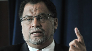 Presidente da Federa&ccedil;&atilde;o Sul-africana de Futebol &eacute; preso por fraude