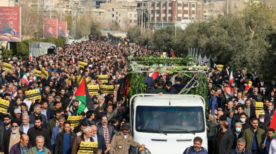 Sobe para 91 o n&uacute;mero de mortos no ataque reivindicado pelo EI no Ir&atilde;