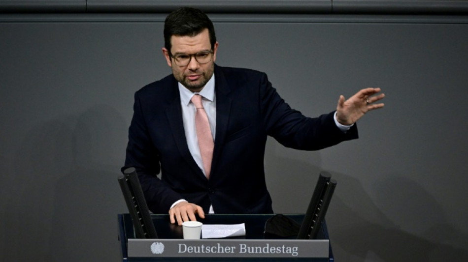 Buschmann besorgt &uuml;ber Schicksal der Kriegsgefangenen von Mariupol