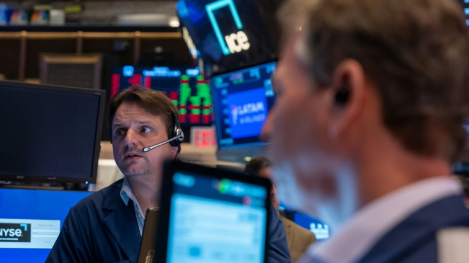 Wall Street termine partag&eacute;e, h&eacute;site face &agrave; l'envol&eacute;e des taux obligataires