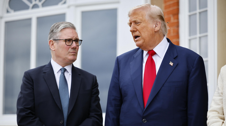 Trump, 'deluso da Putin, ridurr&ograve; scadenza per la tregua'