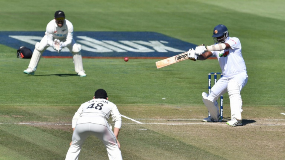 Mathews hits ton as Sri Lanka build target for New Zealand