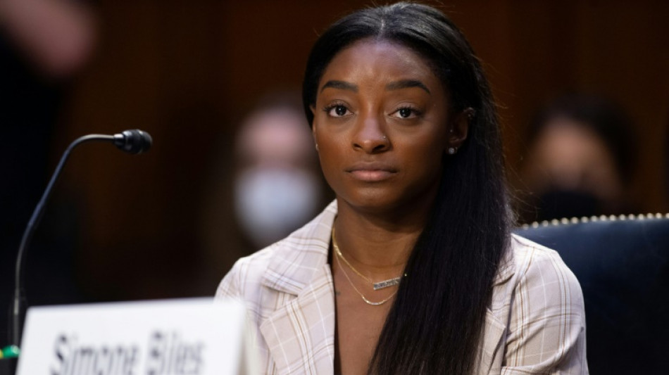 Simone Biles et d'autres gymnastes am&eacute;ricaines r&eacute;clament un milliard de dollars au FBI