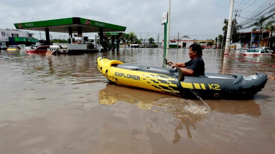 Mexique: des centaines d'habitants bloqués par des pluies torrentielles dans l'ouest