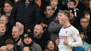 Hojlund sofre les&atilde;o muscular e deve desfalcar United por 3 semanas