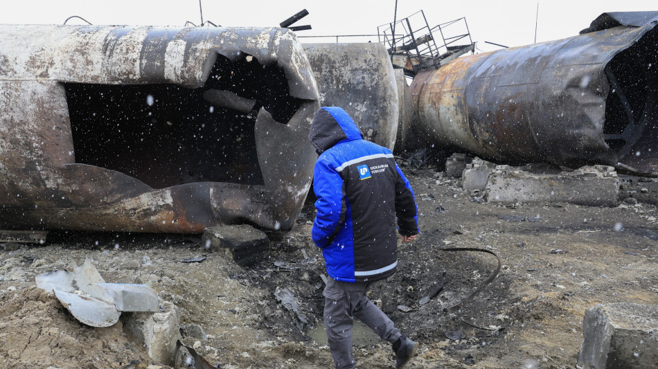 Kiev, raid russo con droni su Kharhiv, 12 feriti