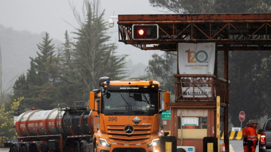 Chile mobiliza esfor&ccedil;os para resgatar 5 mineiros presos em mina de cobre