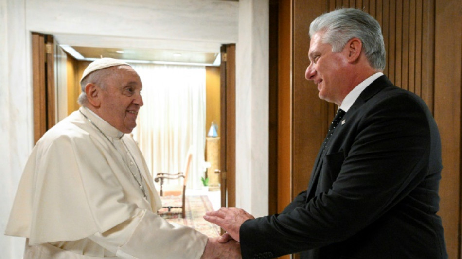 Presidente de Cuba se re&uacute;ne com o papa Francisco