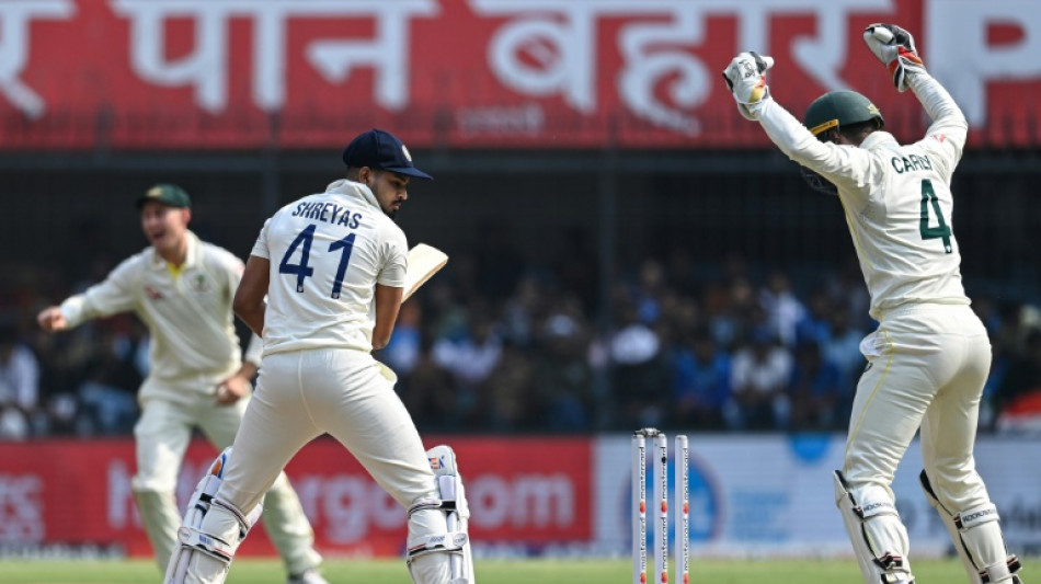 Australia spinners leave India in trouble at 84-7