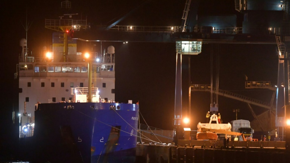 Chargement &agrave; Cherbourg de plutonium &agrave; destination du Japon