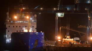 Chargement &agrave; Cherbourg de plutonium &agrave; destination du Japon