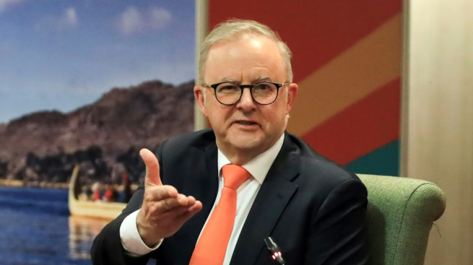 Interdiction des r&eacute;seaux sociaux aux ados en Australie: le gouvernement pr&ecirc;t &agrave; discuter avec Musk