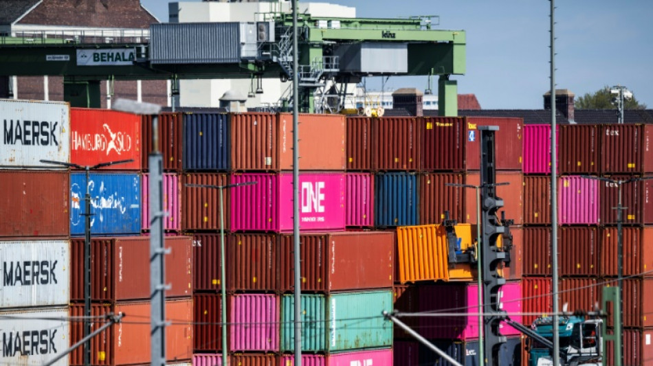 EU threatens to target US cars, planes if Trump tariff talks fail