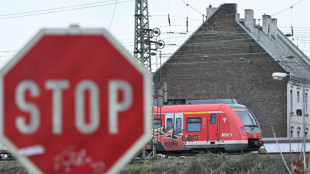 T&ouml;dlicher Unfall in Bayern: S-Bahn schleift Auto hunderte Meter mit