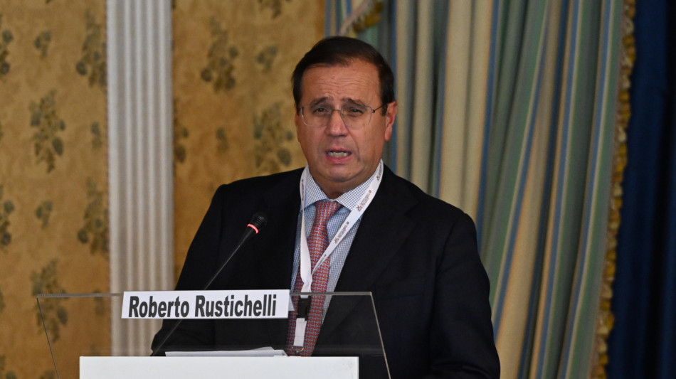 Antitrust, multa a Saglietti, pagava di pi&ugrave; chi usava carte