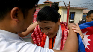 La monta&ntilde;ista nepal&iacute; que rompi&oacute; el r&eacute;cord mundial de ascensi&oacute;n del Everest promociona el talento de los gu&iacute;as