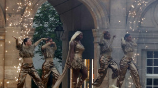 La gauche enthousiasm&eacute;e par la c&eacute;r&eacute;monie d'ouverture, une partie de l'extr&ecirc;me droite indign&eacute;e 