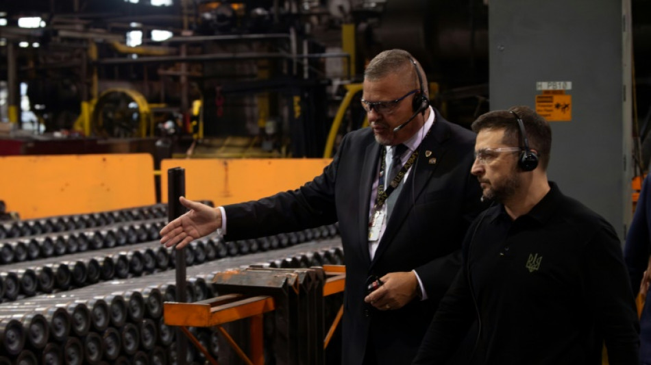 Selenskyj besucht zum Auftakt von  wom&ouml;glich entscheidendem USA-Besuch Munitionsfabrik