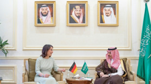 Baerbock beendet Golf-Reise mit politischen Gespr&auml;chen in Katar