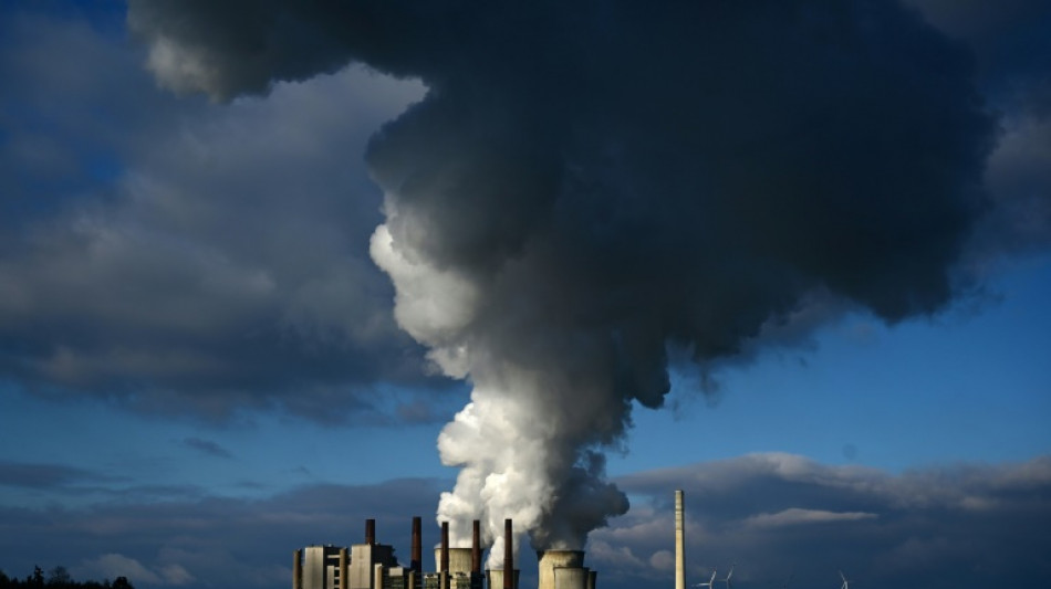 EY: Dax-Konzerne senken CO2-Aussto&szlig; 2024 insgesamt um sechs Prozent