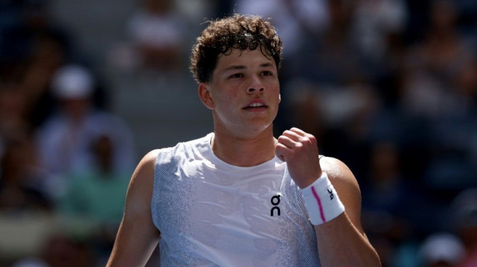 Ben Shelton evita sustos e vence em sua estreia no US Open