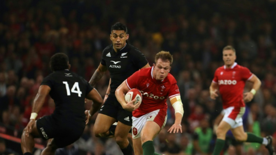 Tompkins urges Six Nations strugglers Wales to find Italy 'answer'