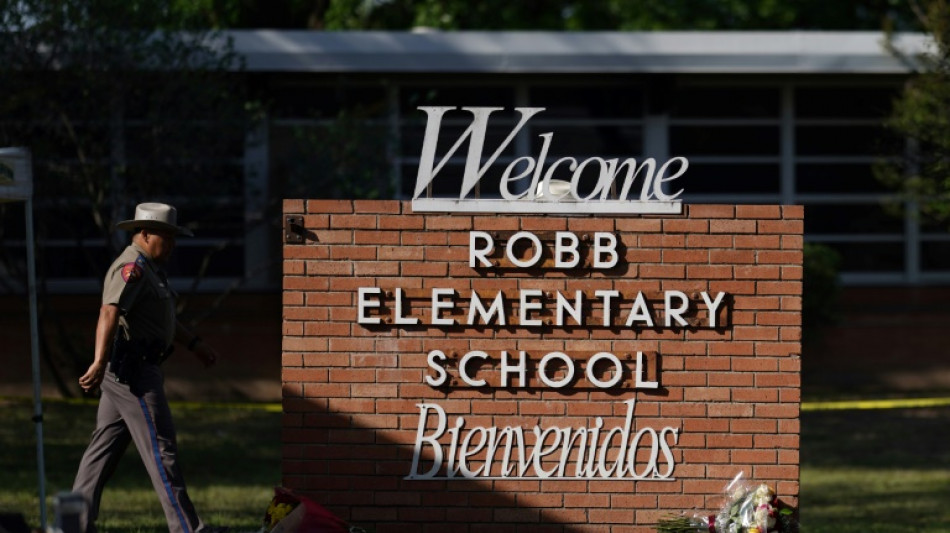 Schulmassaker mit 21 Toten ersch&uuml;ttert USA und entfacht Debatte &uuml;ber Waffenrecht