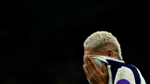 Tottenham perde para Crystal Palace (3-1) e fica &agrave; beira da zona de rebaixamento