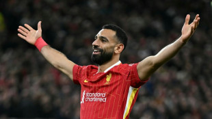 Salah renueva y cumplir&aacute; una d&eacute;cada en el Liverpool