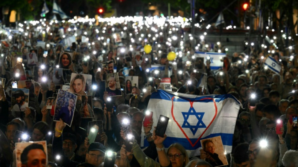 Milhares de argentinos lembram anivers&aacute;rio de ataque do Hamas a Israel