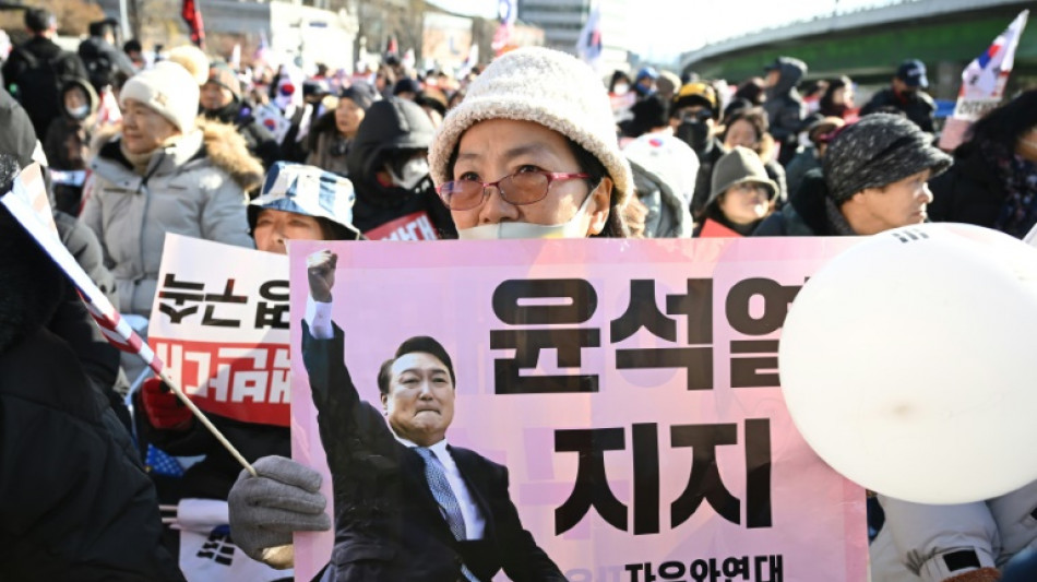 Tribunal sul-coreano emite ordem de pris&atilde;o para presidente destitu&iacute;do