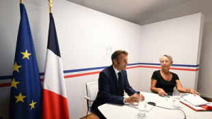 Macron exhorte les ministres &agrave; "l'unit&eacute;" face &agrave; "la fin de l'abondance"