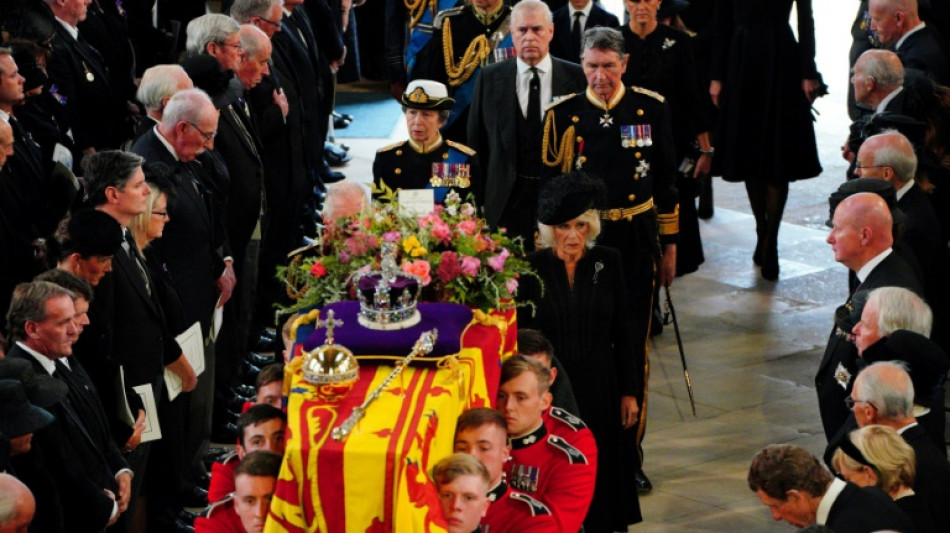 Deuil et fun&eacute;railles de la reine Elizabeth ont co&ucirc;t&eacute; pr&egrave;s de 162 millions de livres