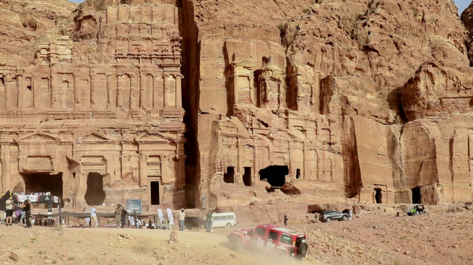 Wegen &Uuml;berschwemmungen: 1800 Touristen aus antiker Stadt Petra in Jordanien evakuiert