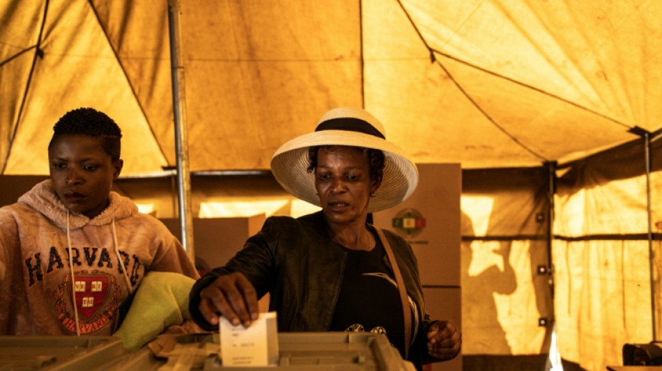 Troubled start to Zimbabwean poll as hardline leader seeks new term