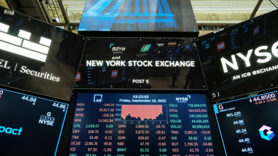 Wall Street termine en baisse, pr&eacute;occup&eacute;e par les taux et la Fed